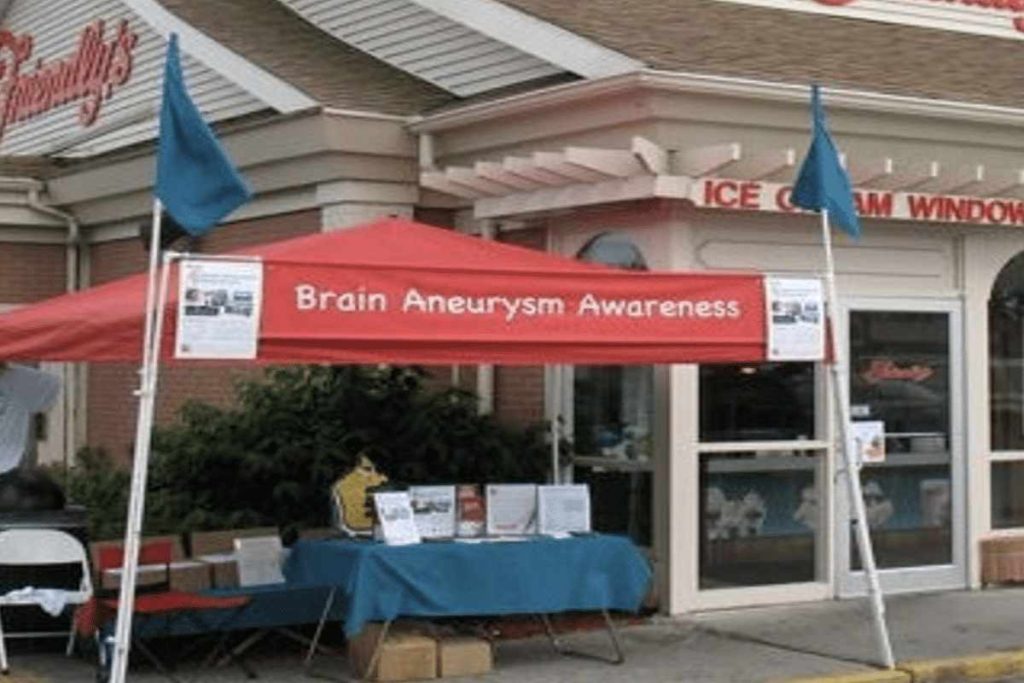 table and tent at dine for awareness at Friendlys